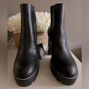 FOREVER21 LADIES BOOTS